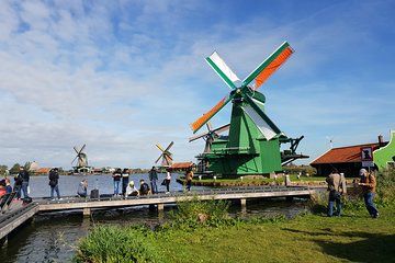 Zaanse Schans & Volendam Small-Group Tour with Hotel Pickup