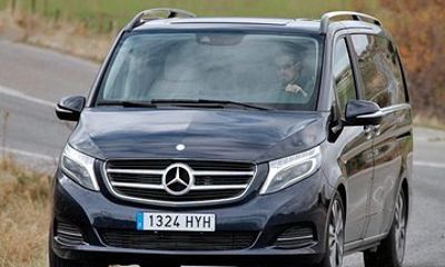 Private transfer from Regensburg to Prague