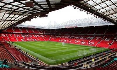 Feel the Atmosphere at the Iconic Old Trafford – Man United Live!