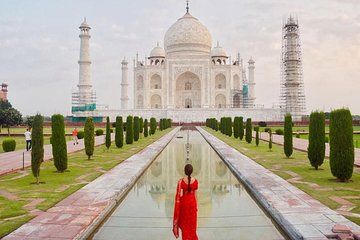 Delhi: Luxury Overnight Agra Tour by Car with Five Star Hotel!