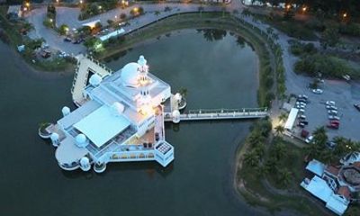 Terengganu Half Day Town Tour from Kuala Terengganu (with transfers)