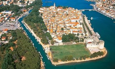 Private van tour to Np Krka