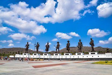 Hua Hin Discovery Tour with Vineyard Visit and Shared Transfers