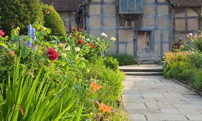 Shakespeare's Birthplace - Includes New Place Gardens