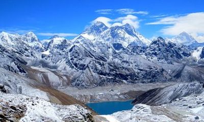 Gokyo Lakes with Renjo Pass Trek