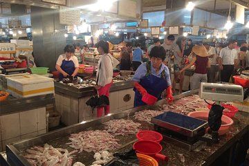 Sanya Shore Excursion: Yalong Bay Beach Relaxing & Local Grocery Market Shopping