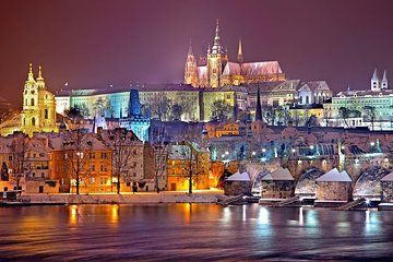 Private Transfer from Karlovy Vary to Prague, English-speaking driver