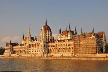 Essential walking tour of Budapest