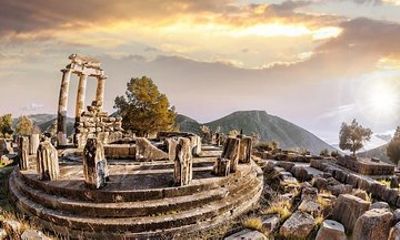 Delphi, Trip to the "Center of the Ancient World"