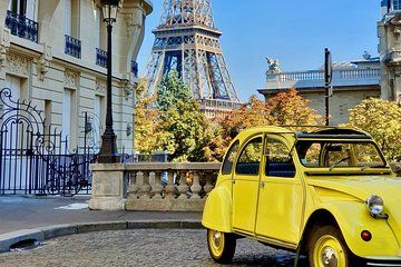 Discover the Paris rive gauche in vintage French Car