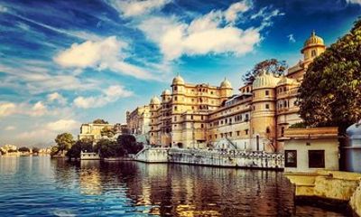 Private One Way Transfer From Pushkar To Udaipur In AC Vehicle