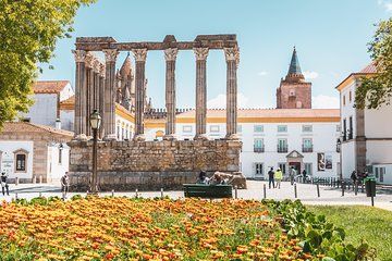 Evora & Monsaraz Full Day Private Tour from Lisbon