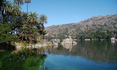 Private One Way Transfer From Pushkar To Mount Abu In AC Vehicle
