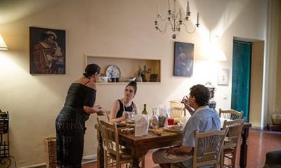 Dining experience at a local's home in Mantua with show cooking
