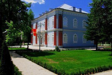 Private Cetinje Walking & Museums Tour