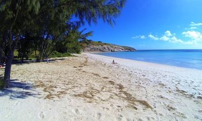 Lizard Island Day Tour by Air from Cairns