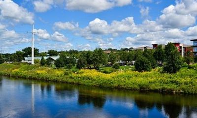 Epic Eau Claire Scavenger Hunt: Traverse The City Of Bridges!