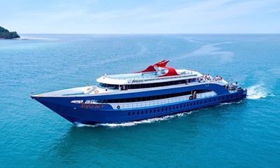 Phi Phi Islands Adventure: Ferry, Snorkeling & Island Lunch