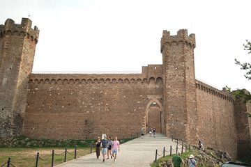 Truffle and Brunello Sommelier Vip Experience in Tuscany Lands from Rome