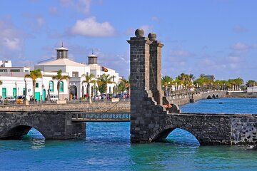 Private Luxury Tour: Best of Lanzarote Island w/ Hotel or Cruise Port pick-up