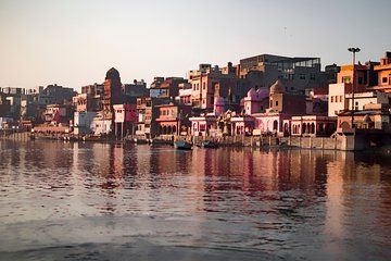 Best of Mathura & Vrindavan (Guided Halfday Sightseeing Tour by Car)
