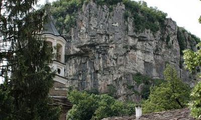 Dryanovo Monastery & Love Bench & Bacho Kiro Cave Self-Guided