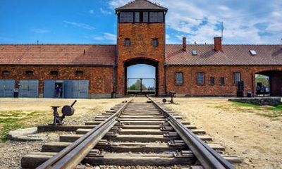 Skip-the-Line Auschwitz-Birkenau Ticket with a Guide