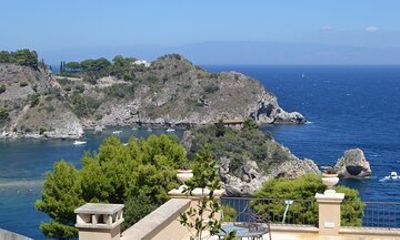 Private transfer to Giardini Naxos and Taormina from Licata