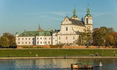 Krakow: Vistula Cruise & Jewish Heritage Golf Cart Tour