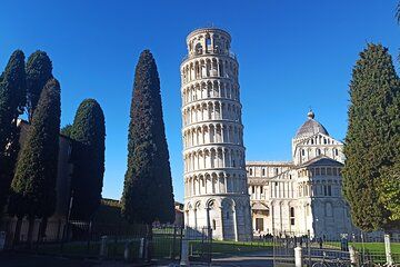 PRIVATE TRANSFER: from Cinque Terre to Florence with stops in Lucca & Pisa