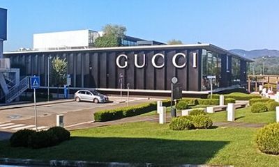 Transfer from Arezzo to Florence with stop at The Mall Outlet