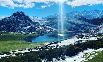 Private Tour from Oviedo to Covadonga, lakes, & sailors villages