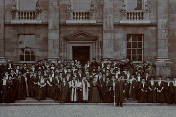 Private | Women’s History At Cambridge University Tour Led By University Alumni