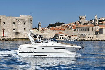Leader 8 Private Speedboat Tour