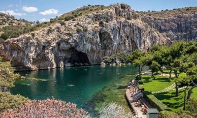 Private tour in Poseidon Temple and Swim in Lake Vouliagmeni