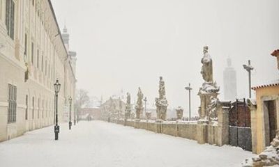 Private Christmas Walking Tour of Kutna Hora Historic Square