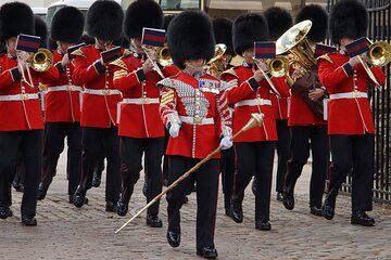 Private Changing the Guard EXTRA!