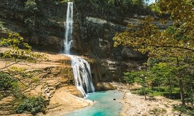 Waterfalls Tour with Boodle Fight Lunch in Bohol