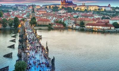 Private Transfer from Mainz to Prague With a 2 Hour Stop