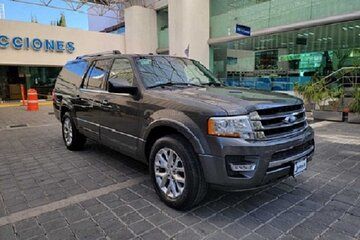 Private round trip airport & touristic zones