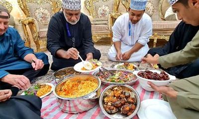 Group Dinner at Omani Home Dining Experience with Transfer