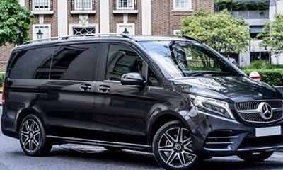 Private Transfer: Andorra La Vella to Barcelona by Luxury Van