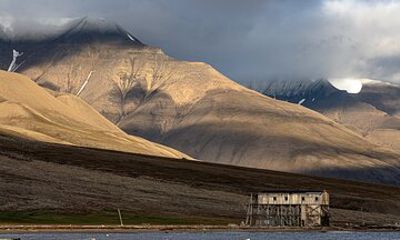 Explore the Legendary Town of Longyearbyen