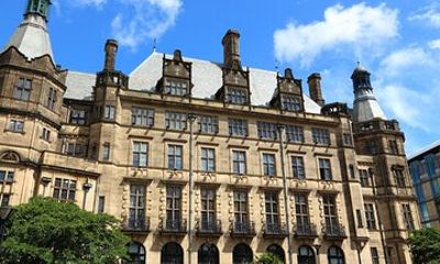 3 Hours Private Guided Walking Tour in Sheffield