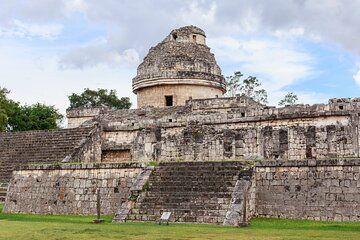 Private Walking Tour with a Local Guide in Chitzen Itza