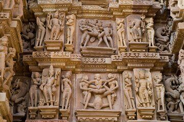 The Complete Khajuraho Temple Experience : A Guided Journey.