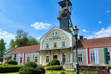 From Krakow: Wieliczka Salt Mine Guided Tour with Hotel pickup