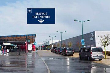 Private Arrival Transfer from Beauvais Airport BVA to Paris city