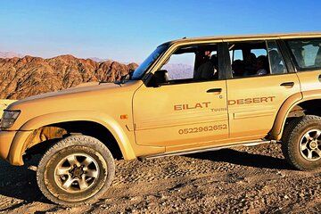 Half Day Private Guided Jeep Tour and Hiking at Red Canyon