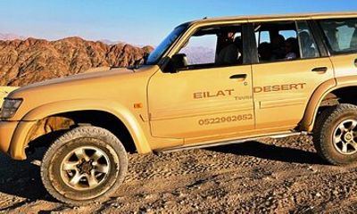Half Day Private Guided Jeep Tour and Hiking at Red Canyon